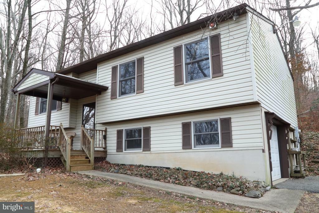 Property Photo:  116 Ironmaster Road  PA 17042 