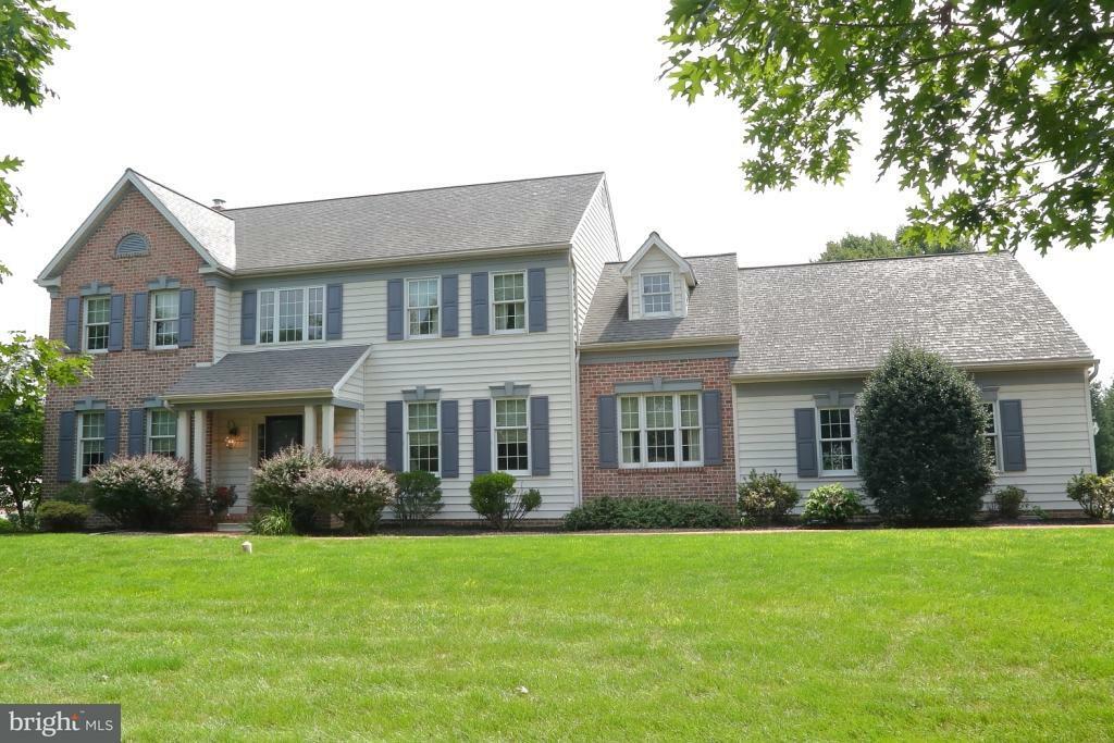 Property Photo: 1105 Sunwood Lane PA 17601
