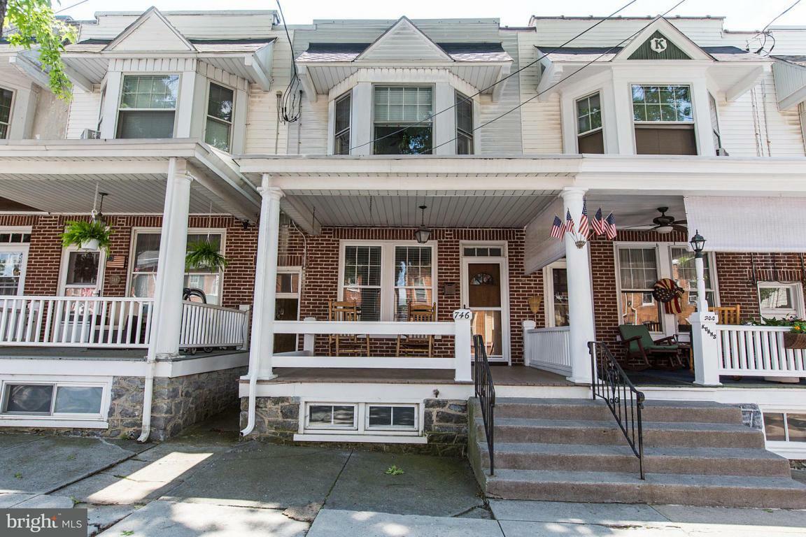 Property Photo:  746 Walnut Street  PA 17512 