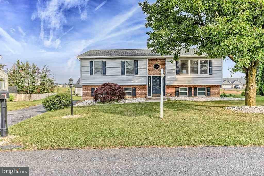 Property Photo: 209 Hickory Lane PA 17257