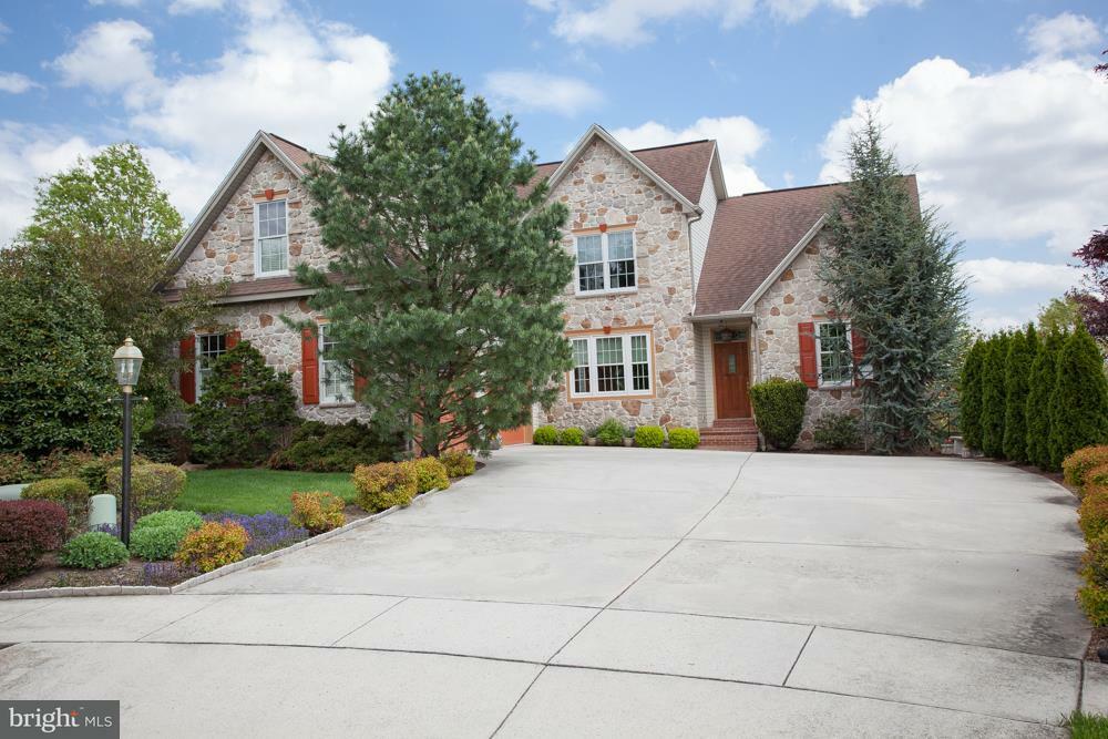 Property Photo:  1613 Cobble Court  PA 17070 