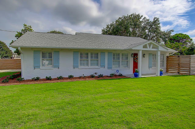 Property Photo:  416 Carolina Boulevard  SC 29451 