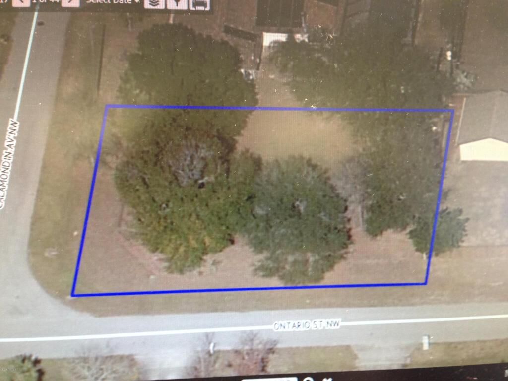 Property Photo:  0 NW Calamondin Avenue  FL 32907 