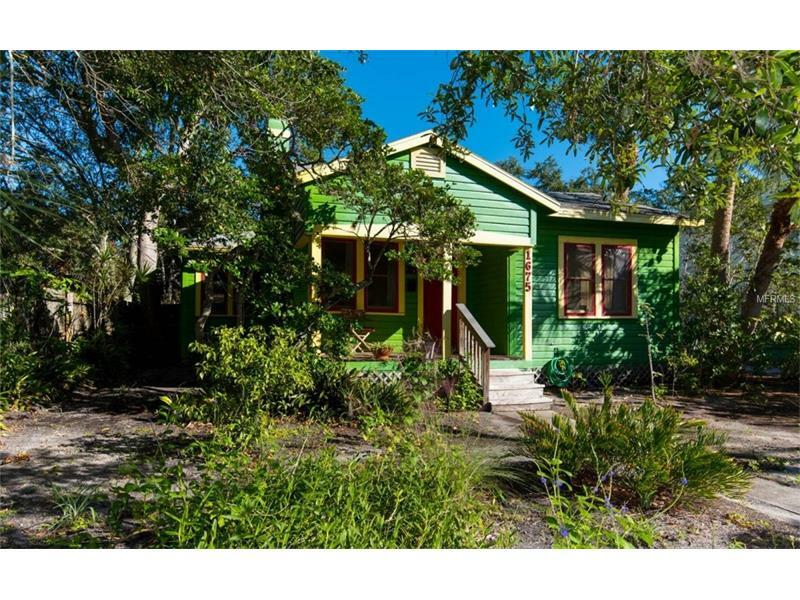 Property Photo:  1675 Oak Street  FL 34236 