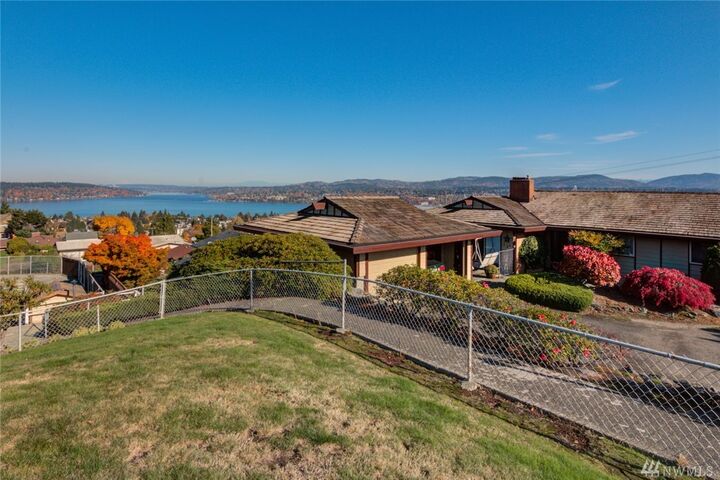 Property Photo:  12445 84th Ave S  WA 98178 