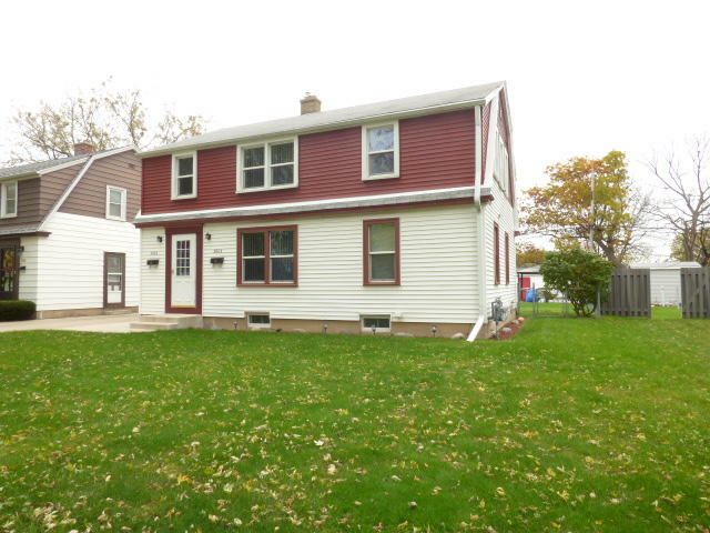 Property Photo: 3660 S 46th St 3662 WI 53220