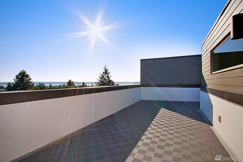 Property Photo:  5433 California Ave SW D  WA 98136 