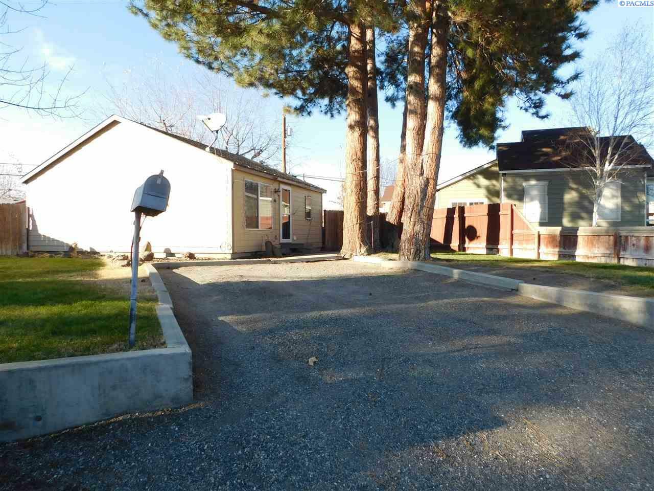 Property Photo:  411 Sanford  WA 99352 