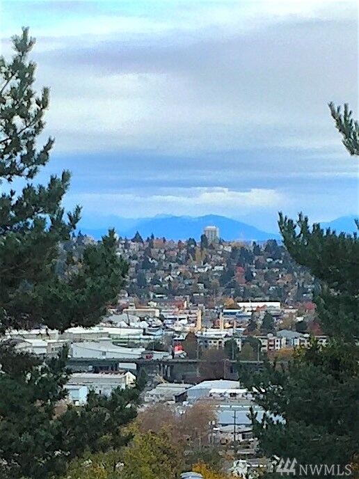 Property Photo:  3711 26th Place W 405  WA 98199 