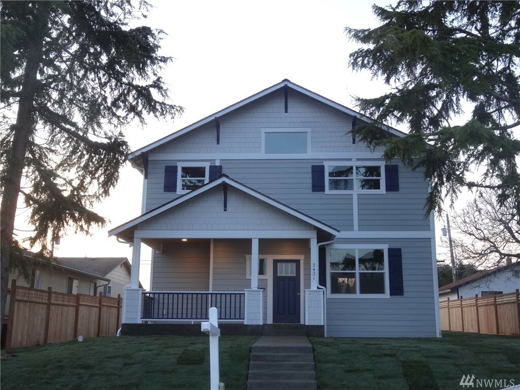 Property Photo:  2431 Grant St  WA 98225 