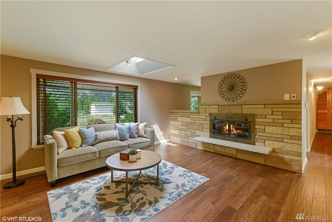 Property Photo:  13510 166th Ave SE  WA 98059 