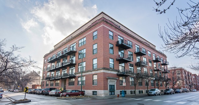 Property Photo:  3500 Sangamon Street 103  IL 60609 