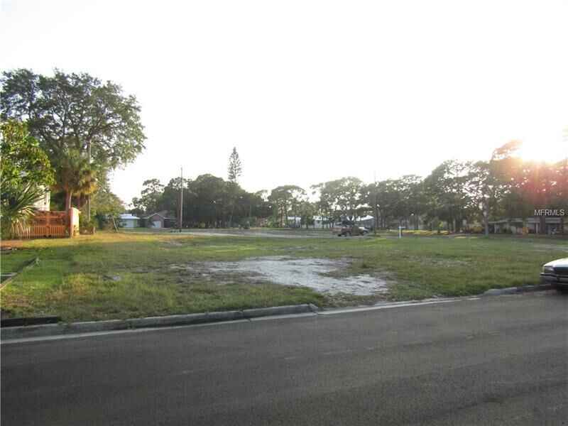 Property Photo:  235 Park Boulevard S  FL 34285 
