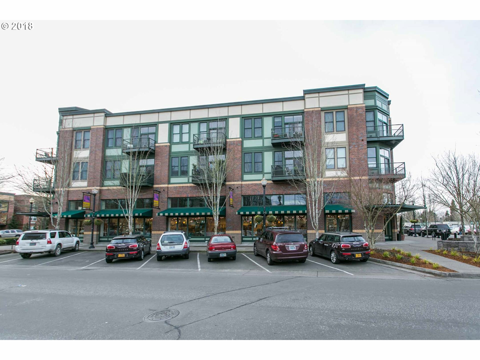 Property Photo: 1425 NE 61st Ave 205 OR 97124
