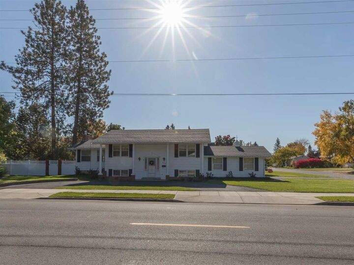 2318 E Thurston Ave  Spokane WA 99223 photo