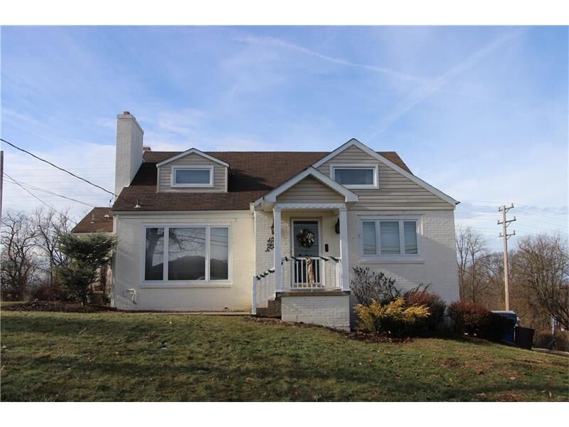 Property Photo:  2076 Rockfield Rd  PA 15243 