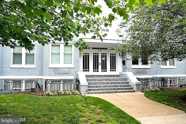 Property Photo: 1901 16th Street NW 301 DC 20009