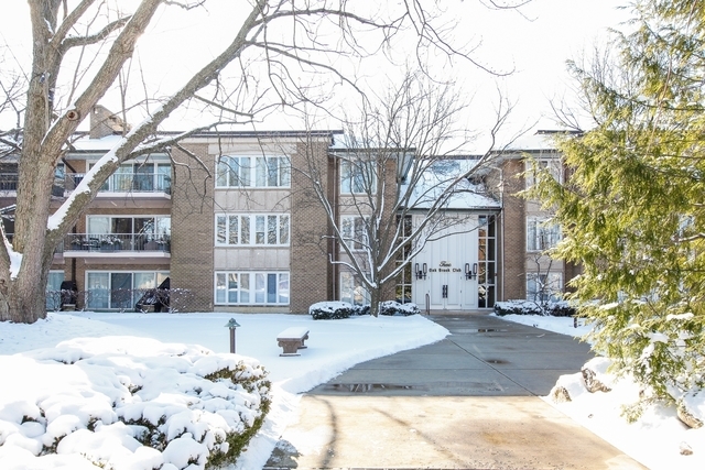 Property Photo: 2 Oak Brook Club Drive B312 IL 60523