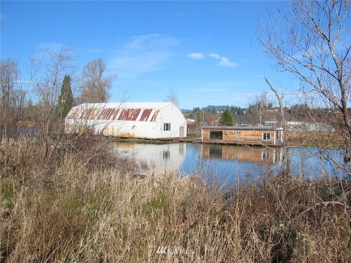 258 W Little Island Road  Cathlamet WA 98612 photo