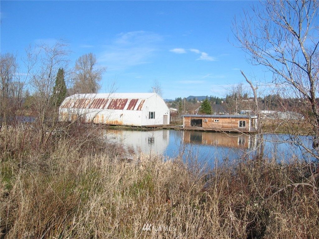 Property Photo:  258 W Little Island Road  WA 98612 