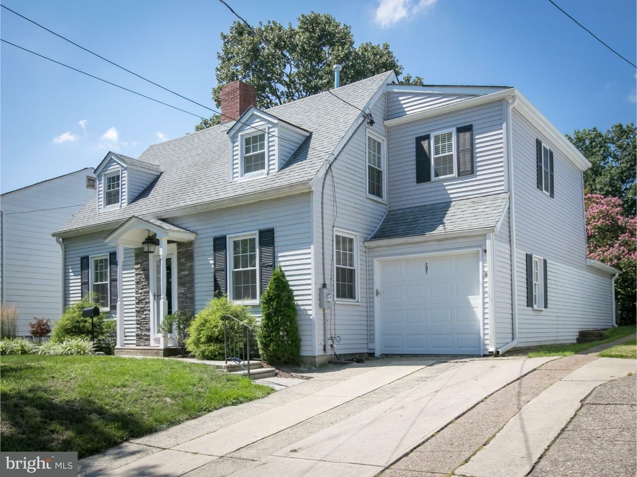 Property Photo:  205 Harding Avenue  NJ 08108 