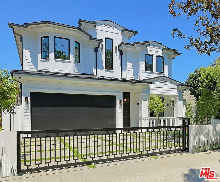 Property Photo: 807 N Ogden Dr CA 90046