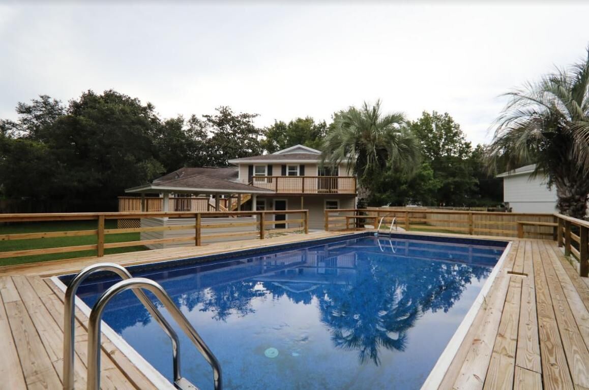 Property Photo: 409 Stahlman Avenue FL 32541