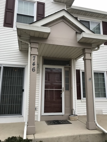 Property Photo: 746 County Line Road 746 IL 60502