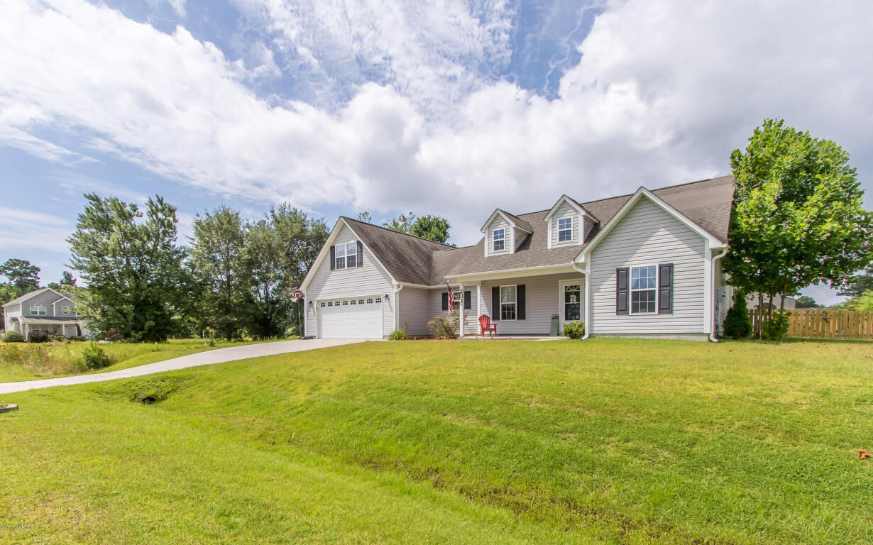 Property Photo:  203 Gelynda Court  NC 28445 