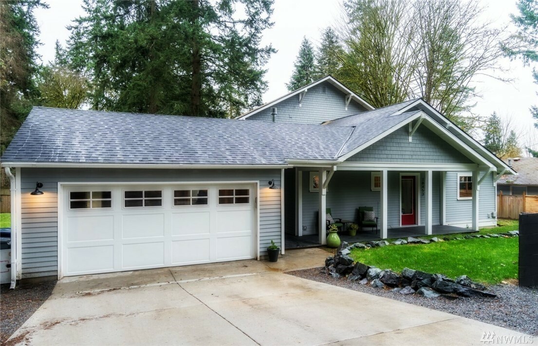 Property Photo:  18453 47th Place NE  WA 98155 