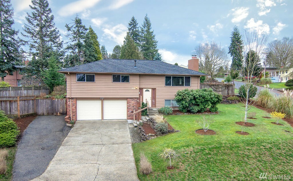 Property Photo:  316 158th Place SE  WA 98008 