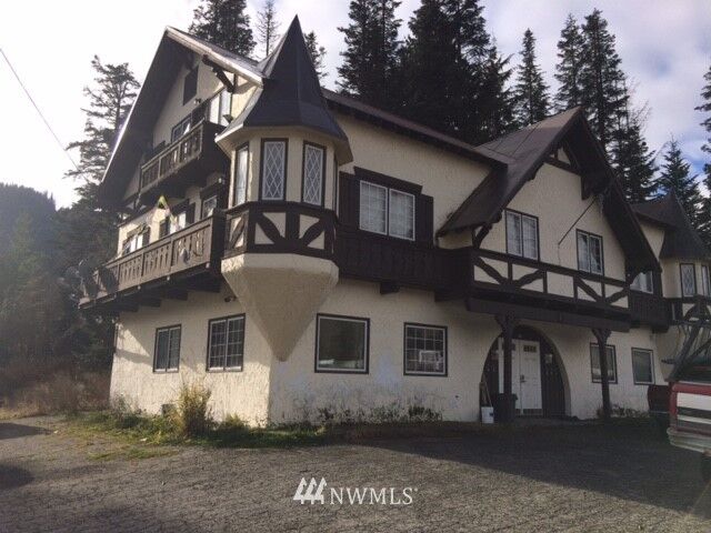 Property Photo:  4680 SR 906 1  WA 98068 