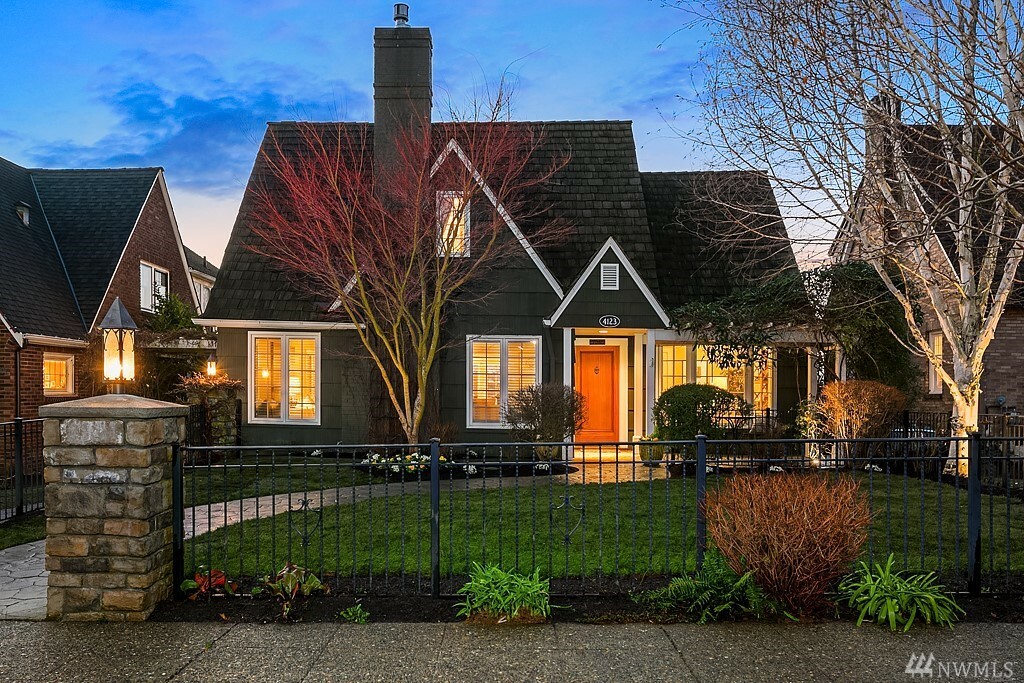 Property Photo:  4123 43rd Ave NE  WA 98105 