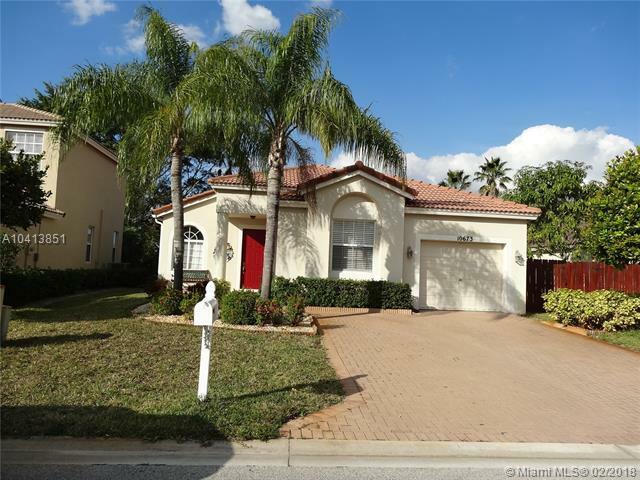 Property Photo:  10673 Oak Bend Way  FL 33414 