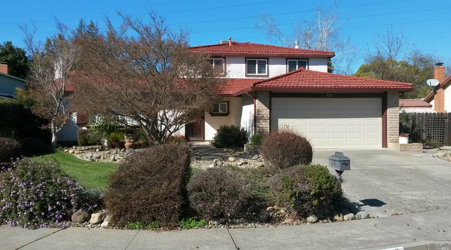 Property Photo: 572 Parkridge Drive CA 95688