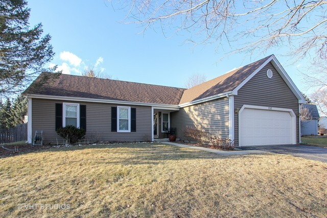Property Photo: 232 Foxmoor Road IL 60021