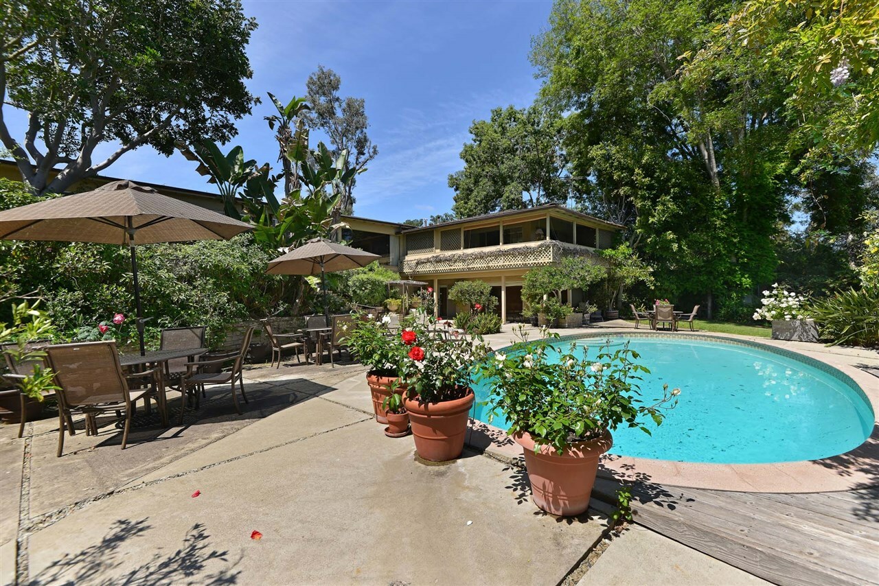 Property Photo: 5516 Avenida Maravillas CA 92067