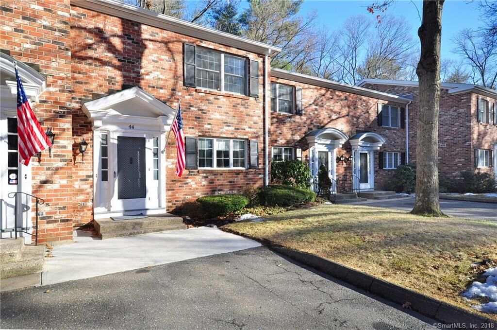 Property Photo:  44 Tunxis Village 44  CT 06032 