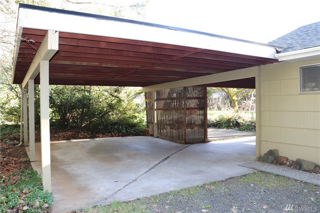 Property Photo:  660 SE Cole Rd  WA 98584 