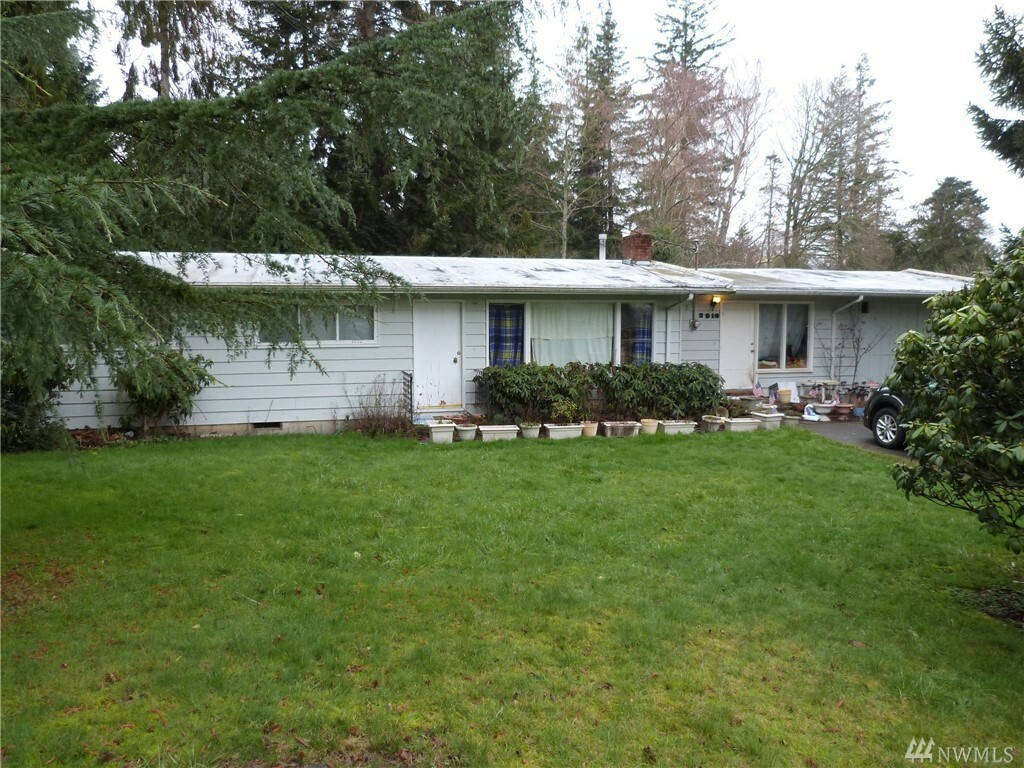 Property Photo: 2916 Alderwood Ave WA 98225