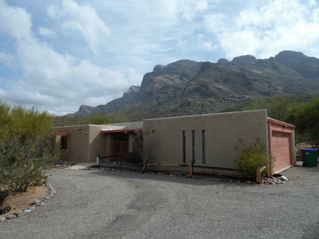 Property Photo:  542 E Calle Concordia  AZ 85704 