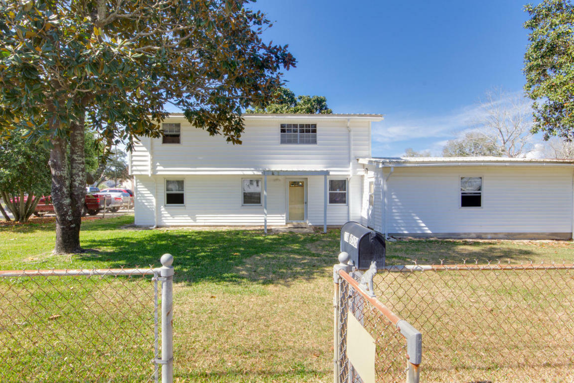 Property Photo:  118 Beach Drive  FL 32547 