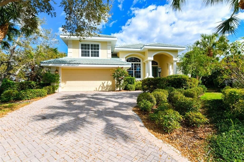Property Photo: 5585 Siesta Estates Court FL 34242