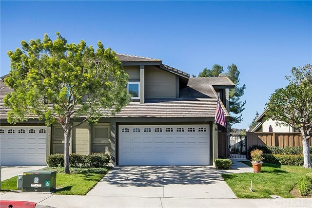 Property Photo:  27 Carriage Hill Lane  CA 92653 