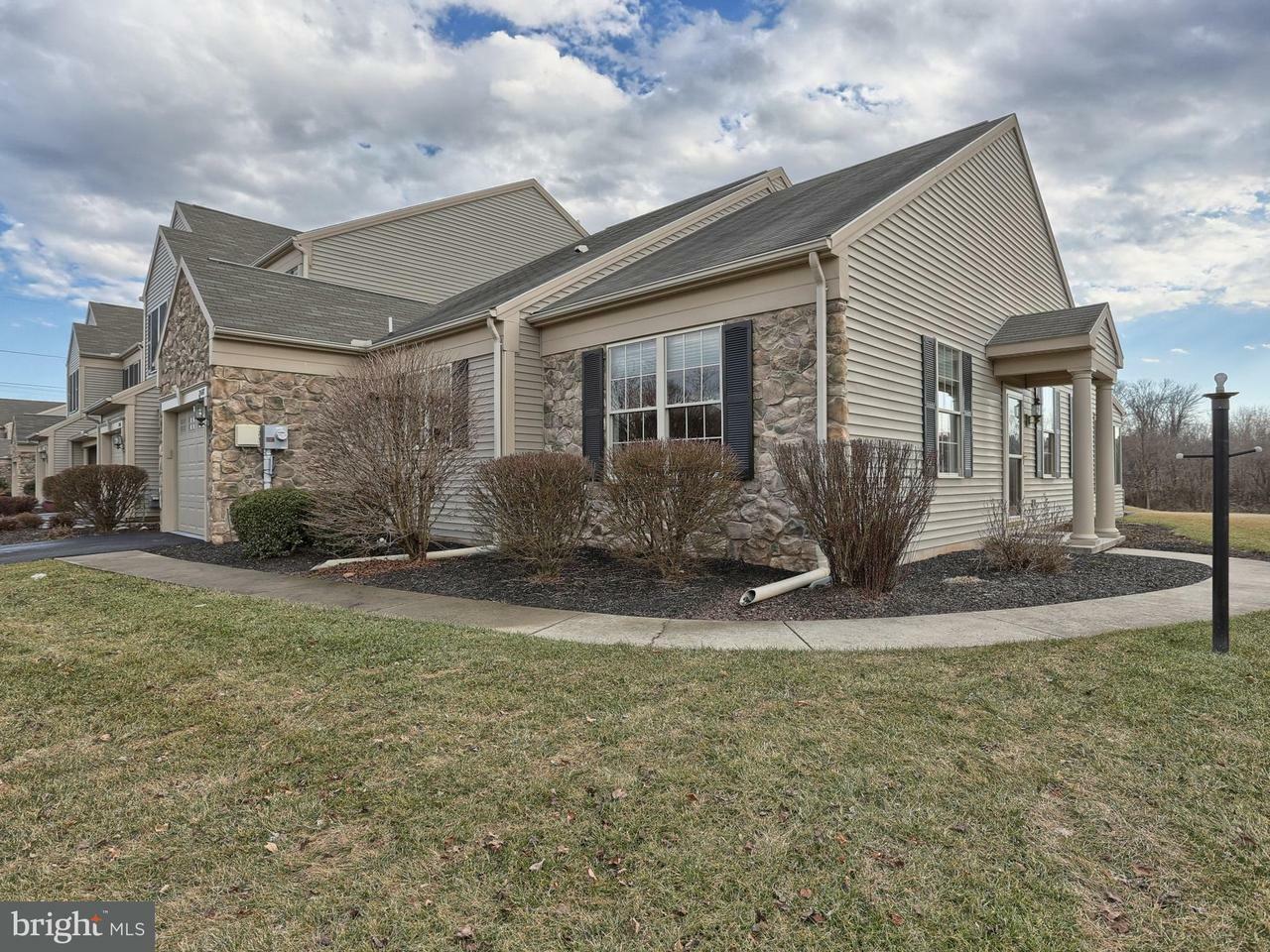 Property Photo:  2088 Deer Run Drive  PA 17036 