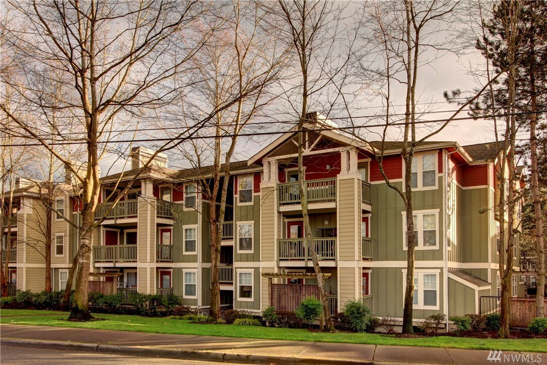 Property Photo: 7711 NE 175th D301 WA 98028