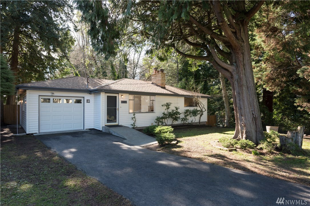 Property Photo:  437 SW 129th St  WA 98146 