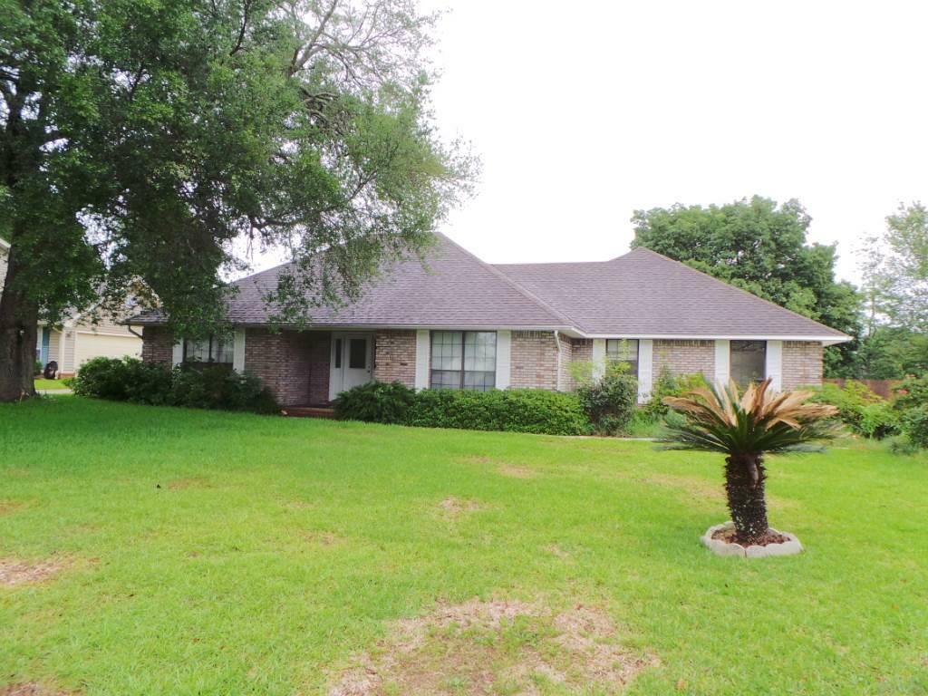 Property Photo:  3220 Copper Ridge Cir  FL 32533 