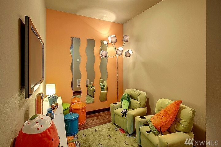 Property Photo: 17817 19th Ave W 37 WA 98037