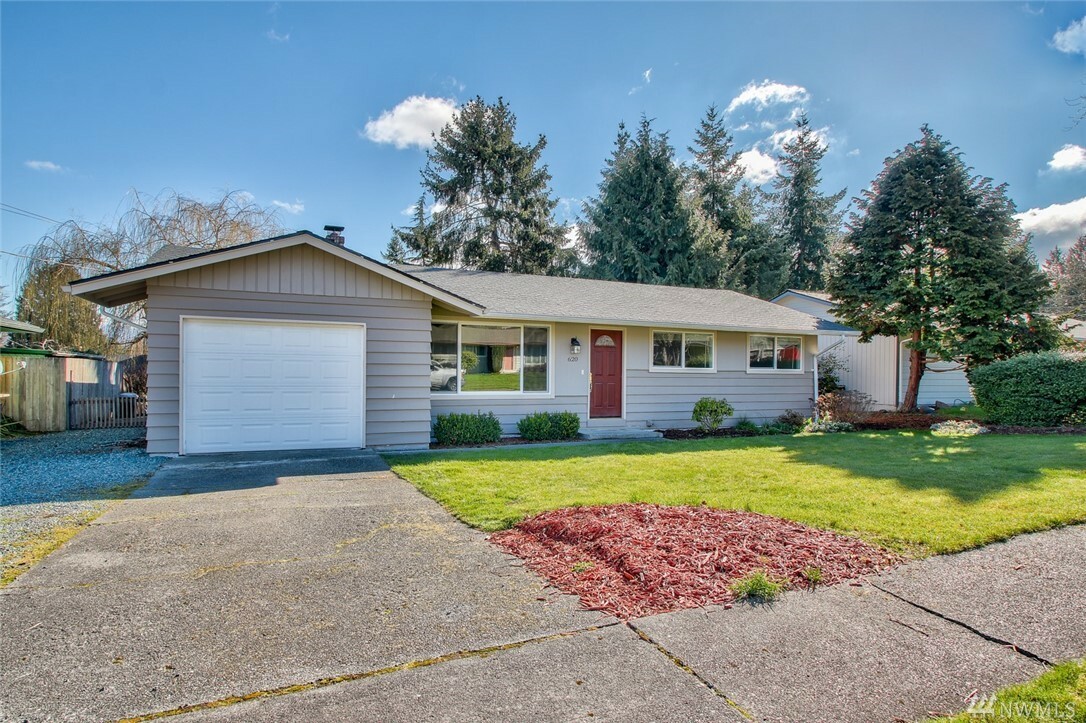 Property Photo:  620 Mountain View Dr  WA 98273 